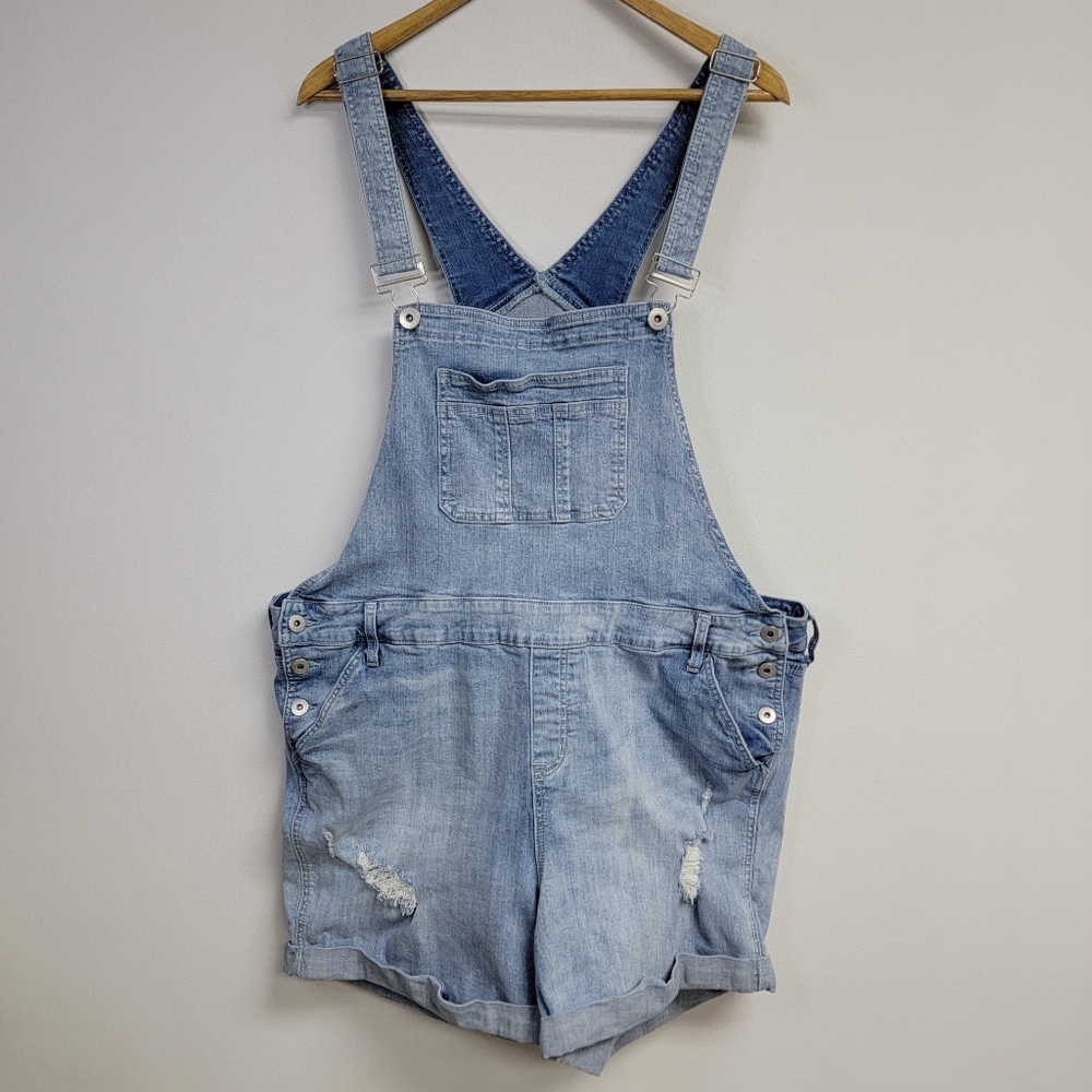 Torrid Shortall Vintage Stretch Light Wash Sz 22 Distressed Cuffed Denim Jumper - Picture 2 of 14